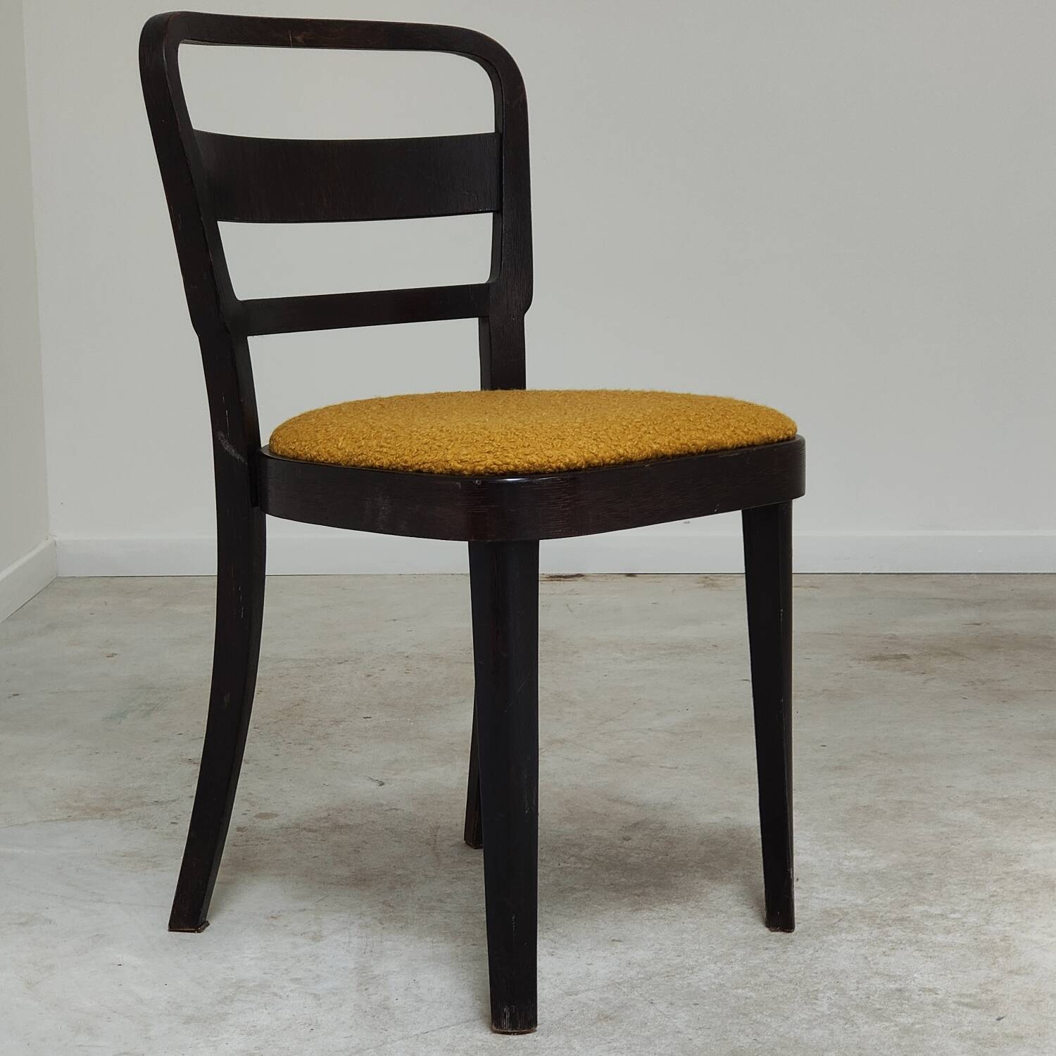 Set of 4 Thonet art deco chairs 1930, mustard yellow buckle