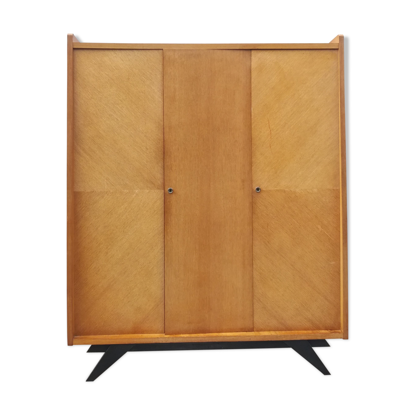 Compass foot cabinet