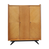 Compass foot cabinet