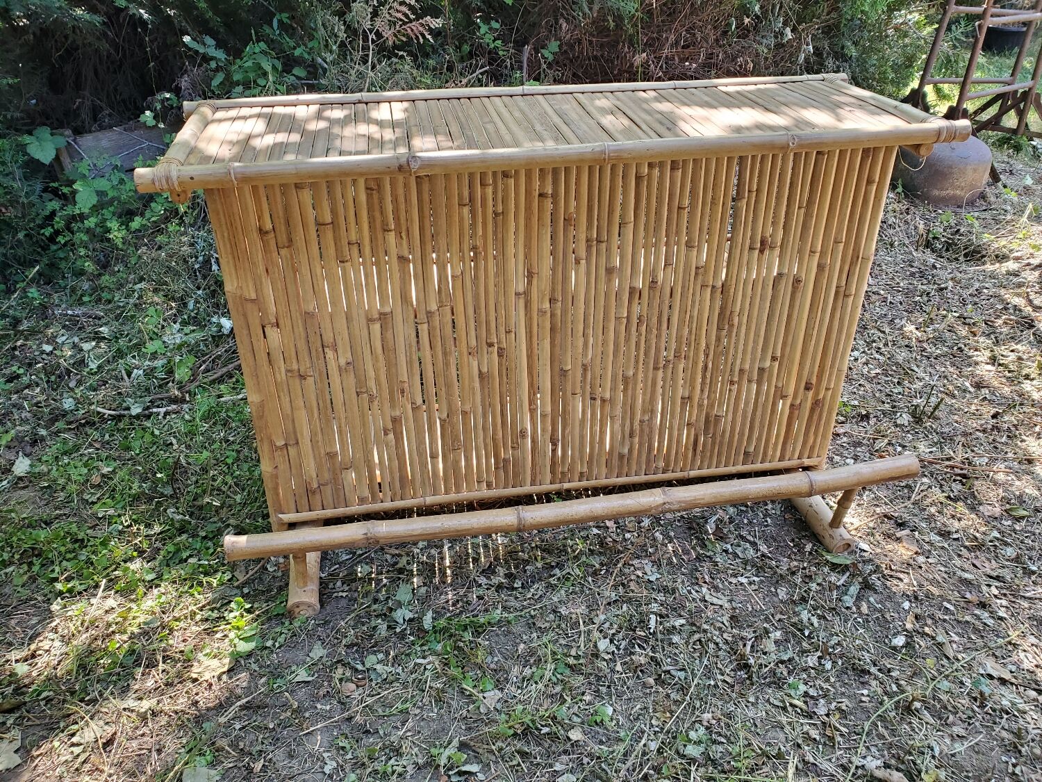 Bamboo bar and 2 vintage stools