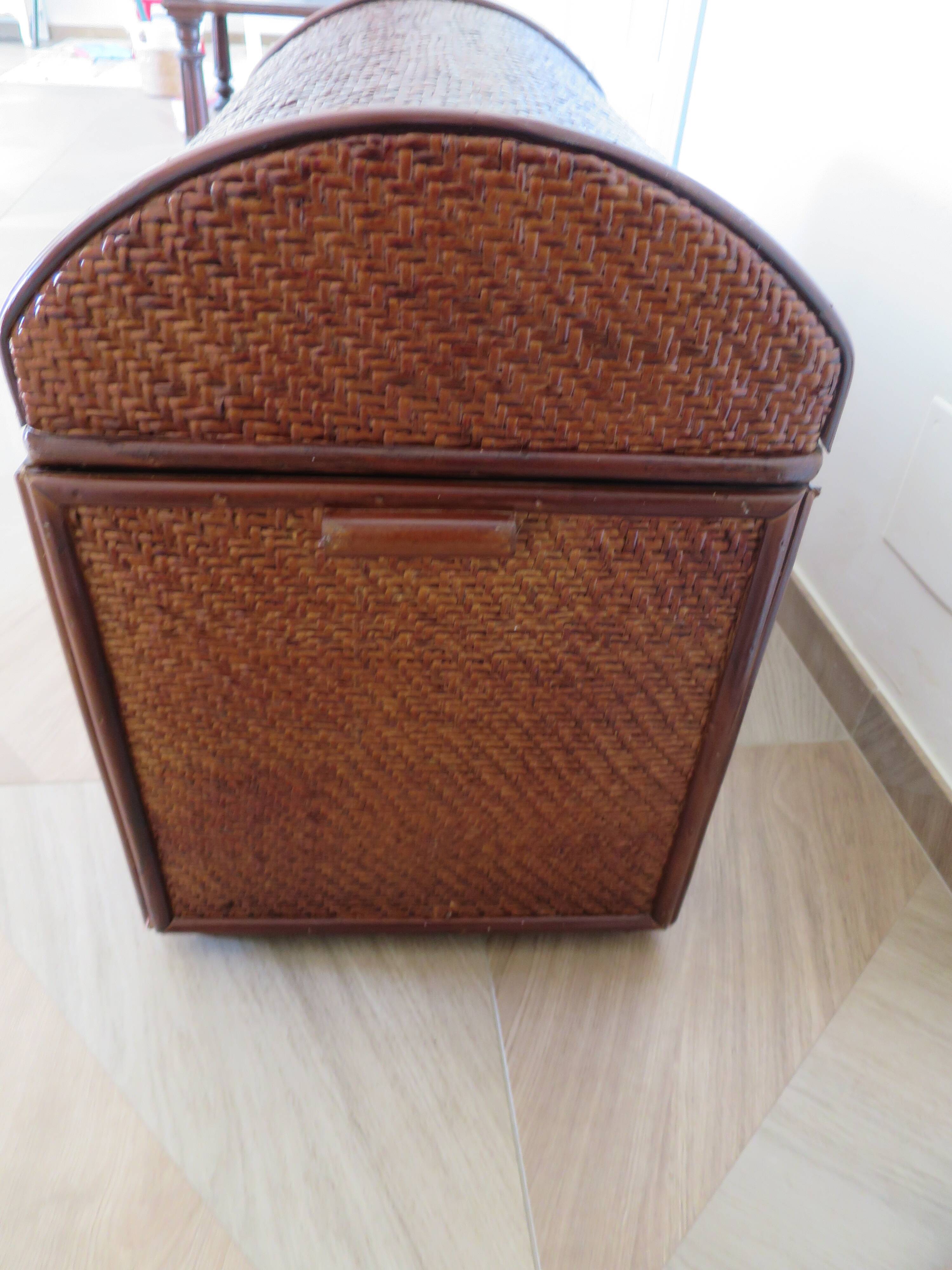 Vintage storage chest - curved - woven rattan - 1970s - mahogany colour