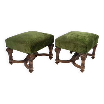 Important Pair of Sculpted Walnut Stools, Louis XIV Style