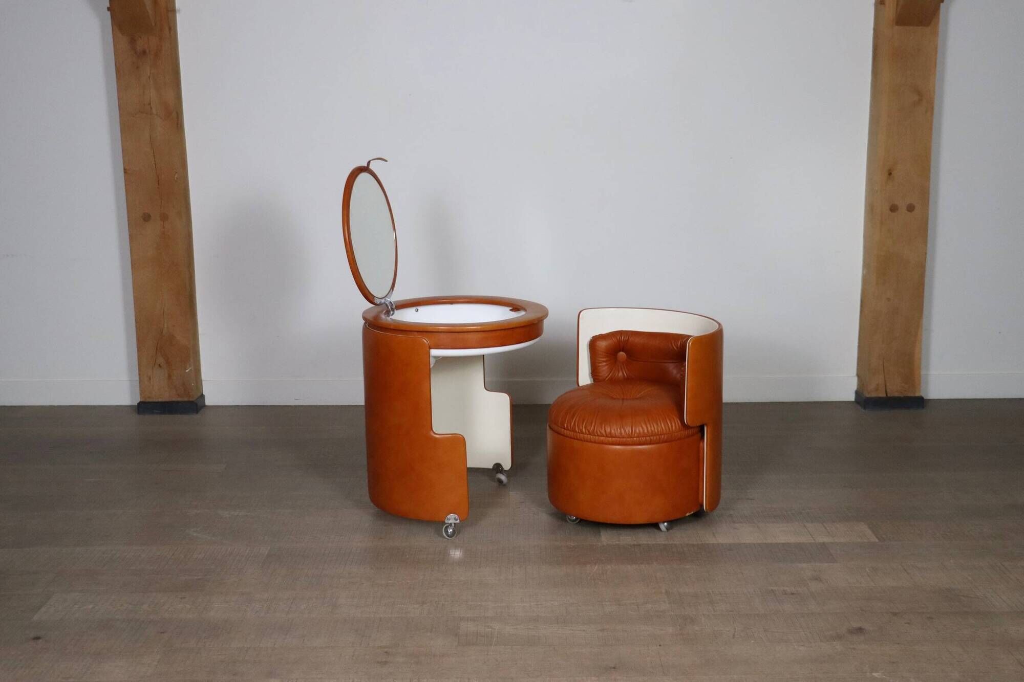 Dilly Dally Vanity In Cognac By Luigi Massoni For Poltrona Frau, Italy 1968