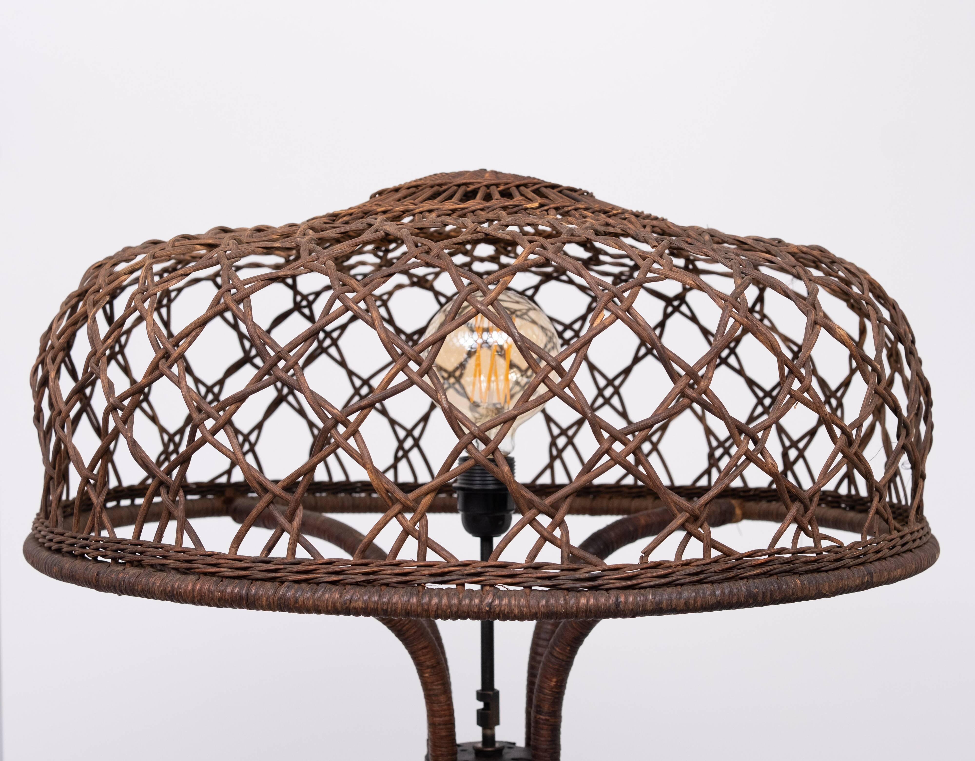 Stunning Wicker floor lamp 1920s Manufacture by L.p.h. de Ridder Amsterdam