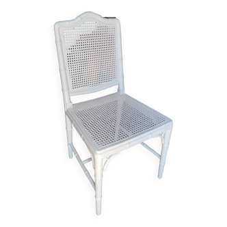 Chaise en cannage blanche