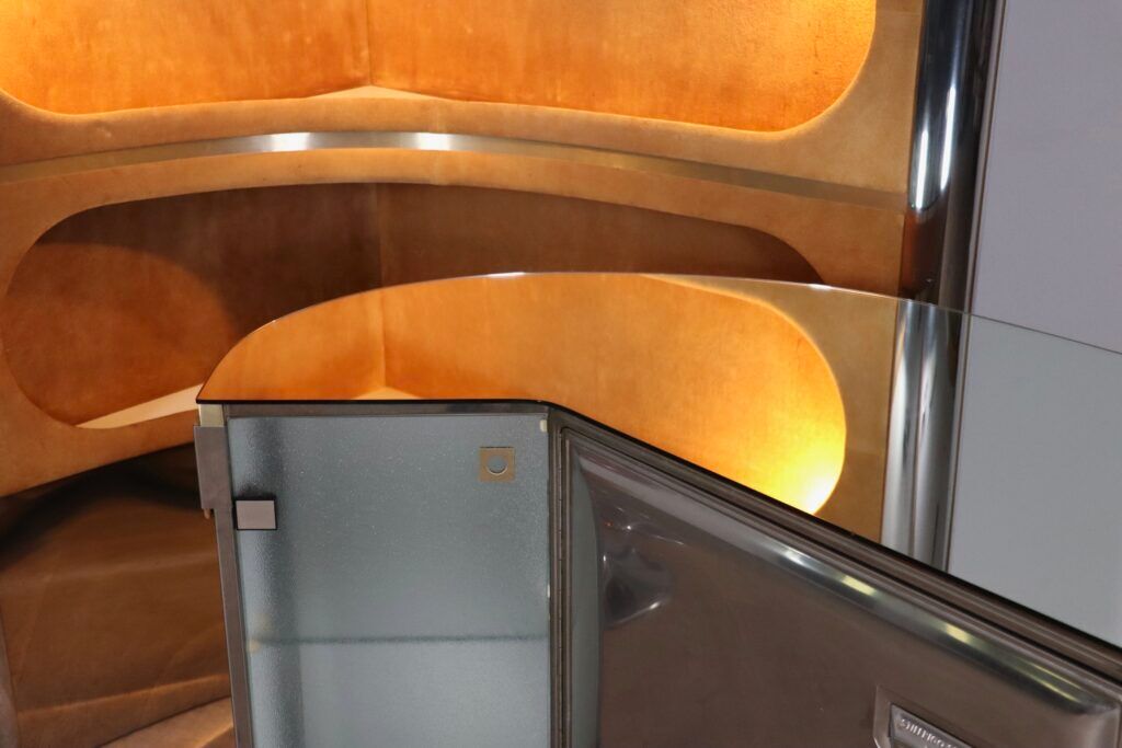 Suede and chrome dry bar with barstools in cognac by Willy Rizzo, Italy 1970s