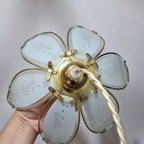 Fleur en verre cerclée de laiton