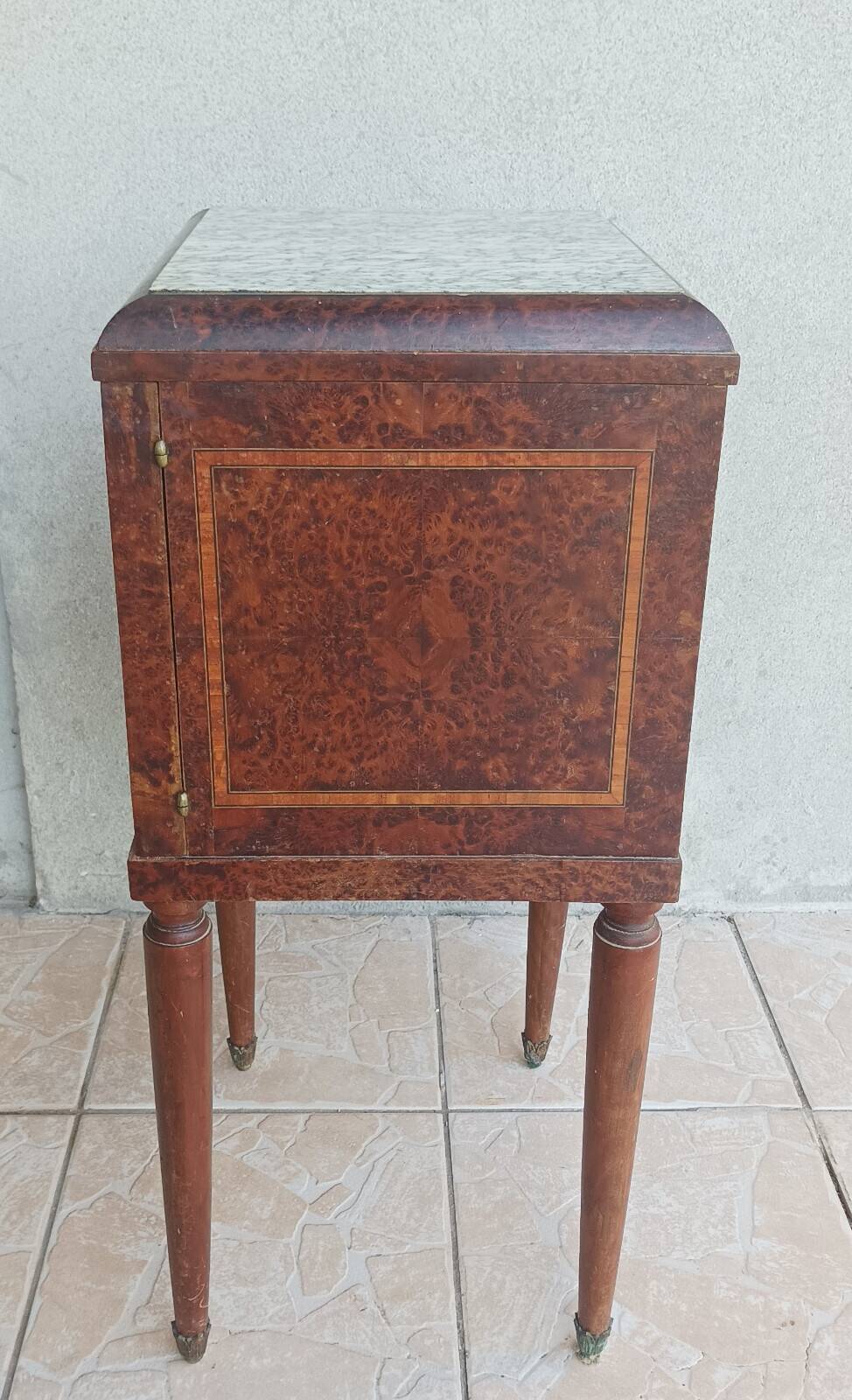 Louis XVI Nightstand in Thuya Burl