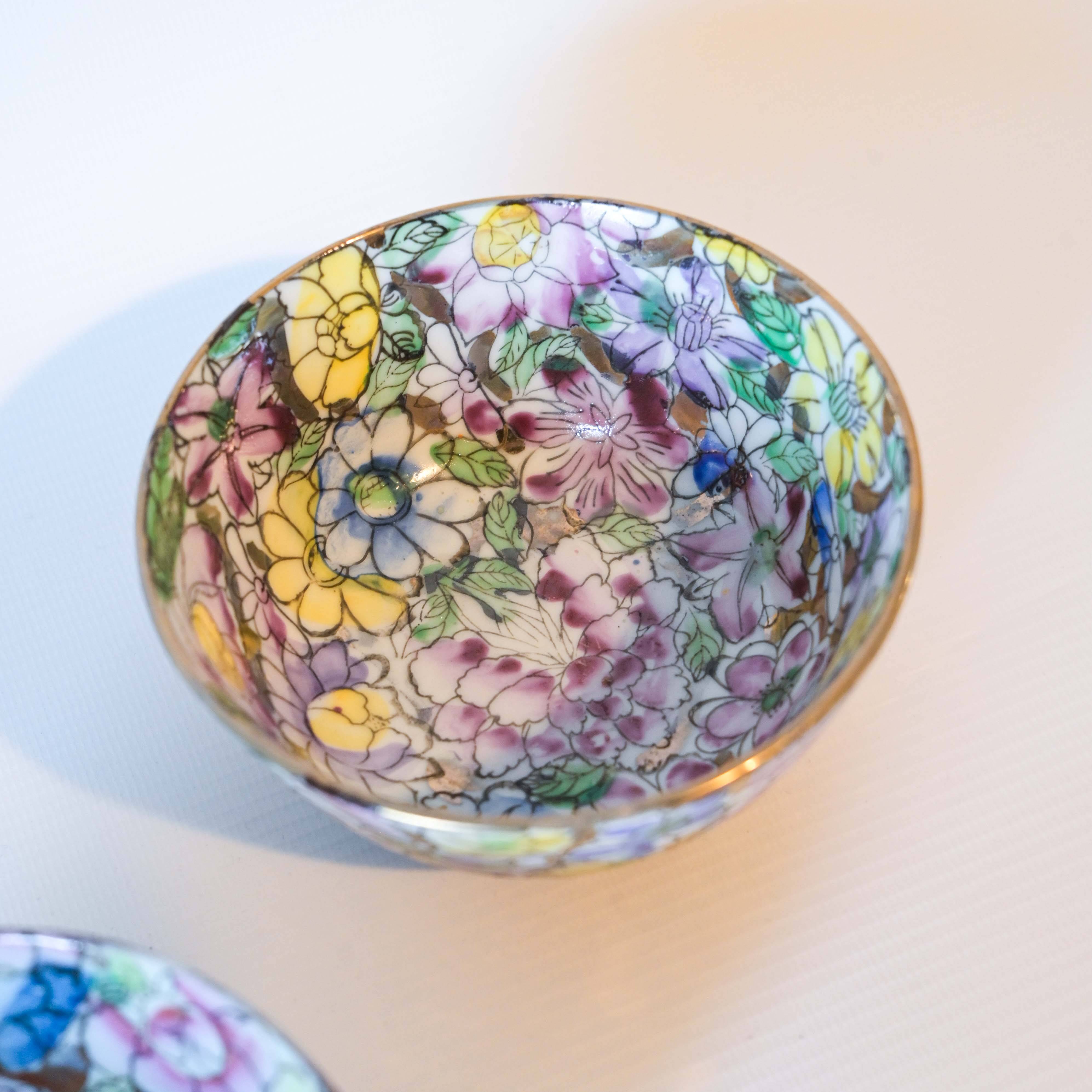 Pair of Chinese porcelain bowls with floral decoration