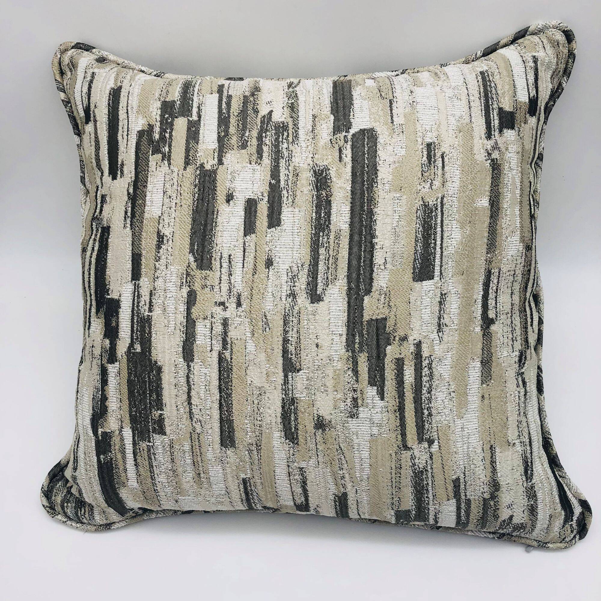 Square cushion, cover and insert. 50 x 50 cm. Piped edges
