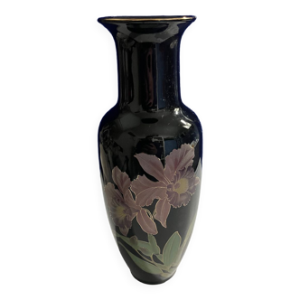 Ceramic vase