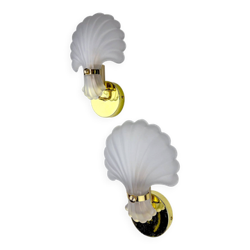 Pair of Art Deco shell wall sconces – White frosted glass, France 1970s