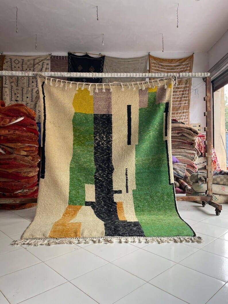 Handmade traditional Moroccan wool rug size 200 x 300 cm.