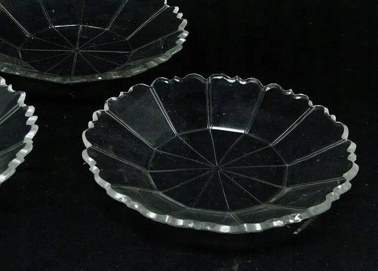 H1Y set of 4 faceted plates in Biedermeier style