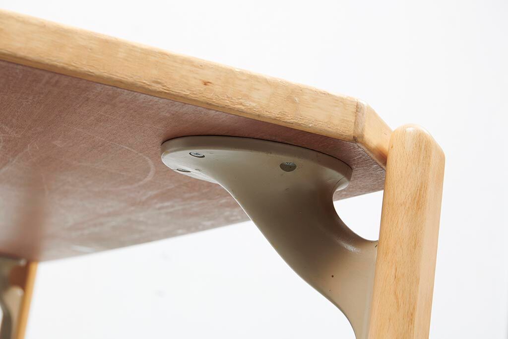 Bruno Rey table