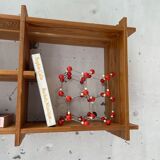 Wall mount pin "regain"