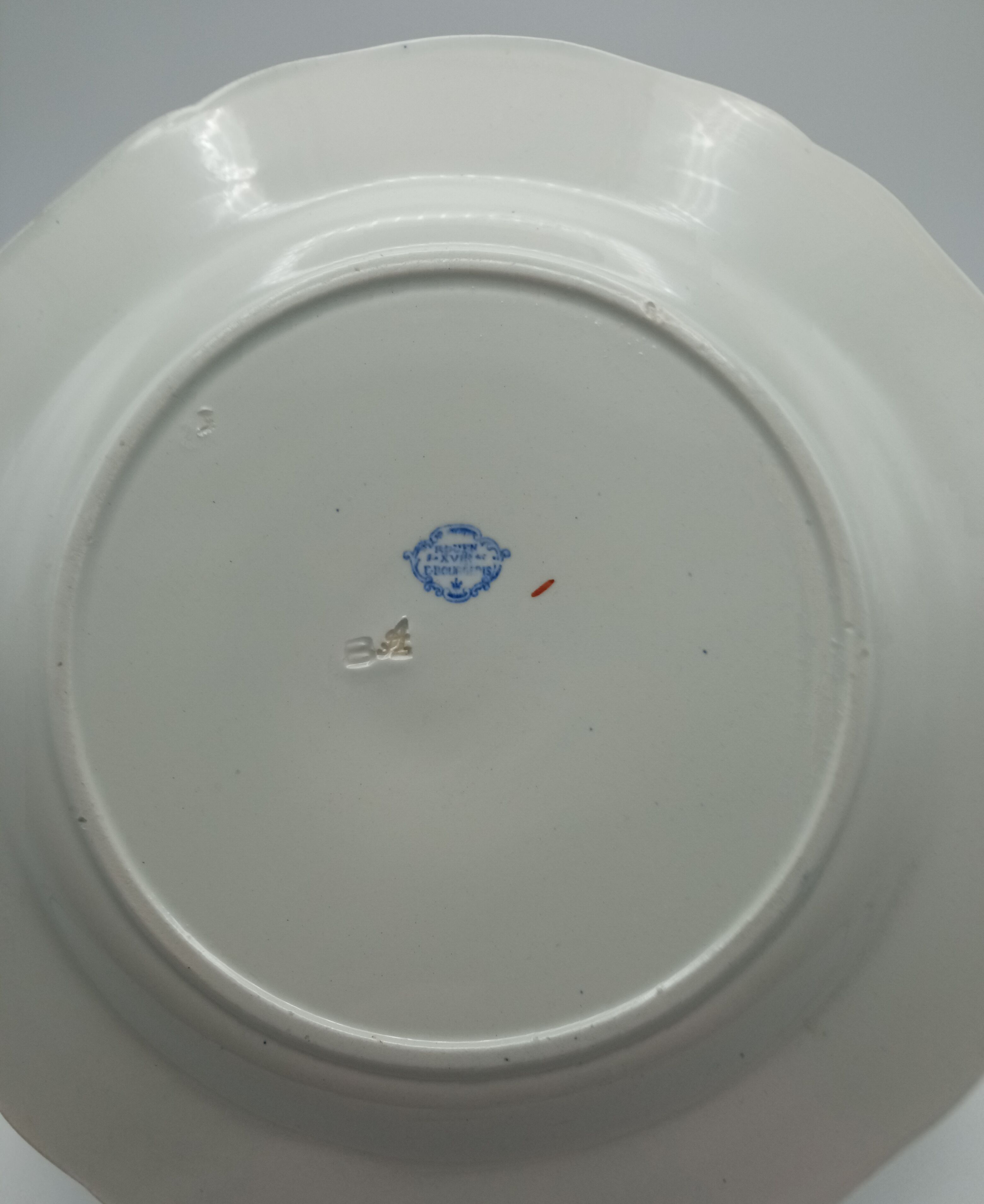 Assiette en faïence " modèle Rouen"