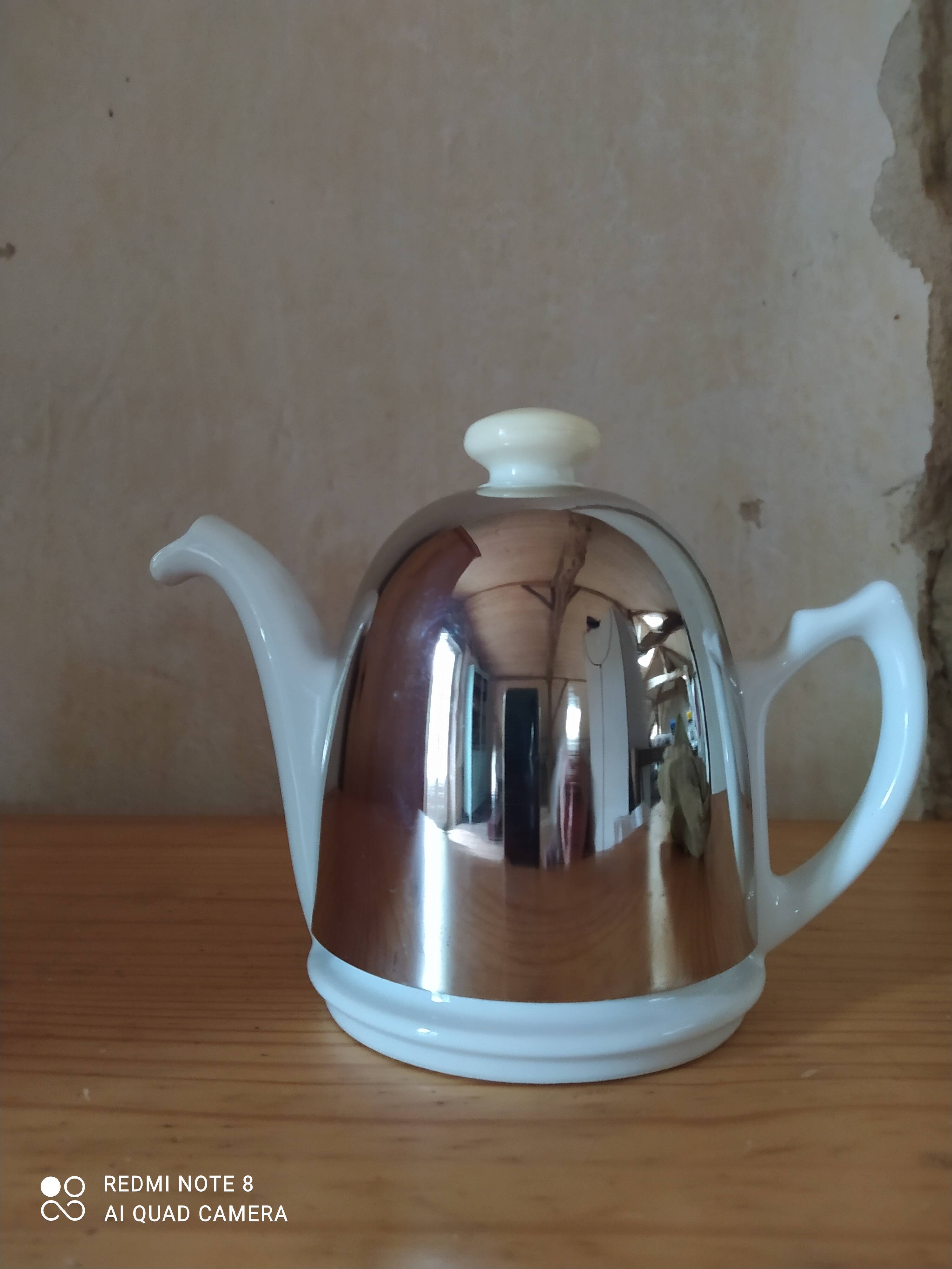 Porcelain teapot Nomar isotherm