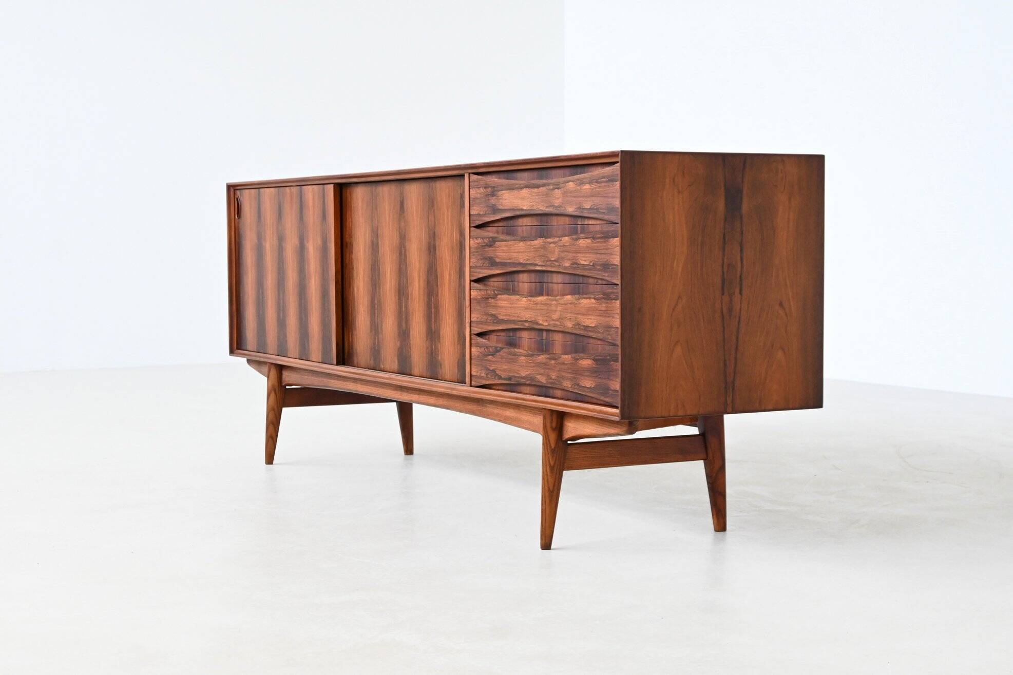 Oswald Vermaercke 'Paola' sideboard rosewood V Form Belgium 1960