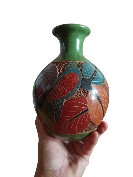 Ceramic vase – Traditional craftsmanship of Costa Rica