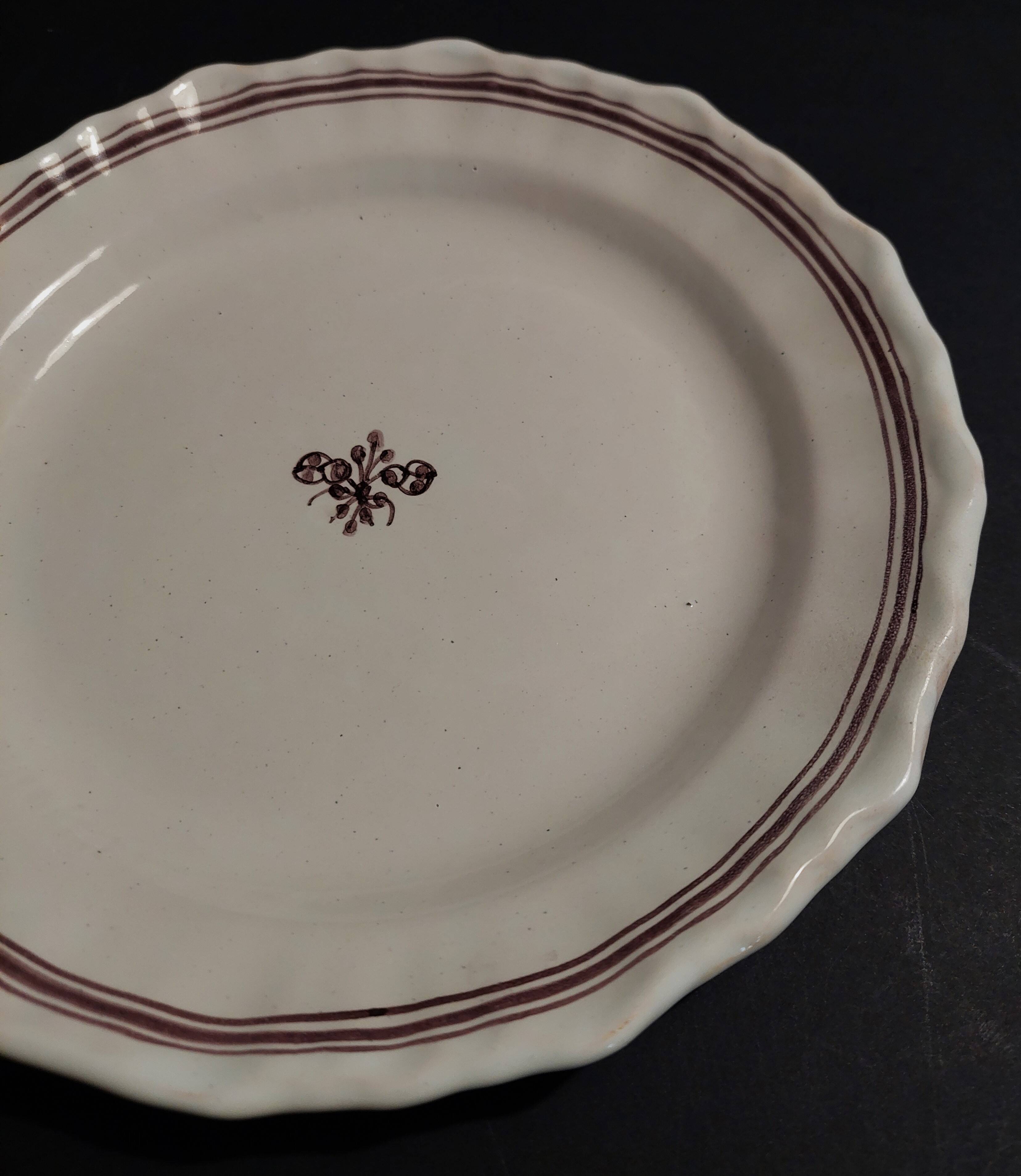 Assiette faïence Sud-ouest décor manganèse XVIIIème