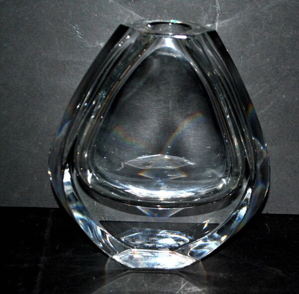 Vase design neptune en cristal de baccarat signé designer thomas bastide 1988
