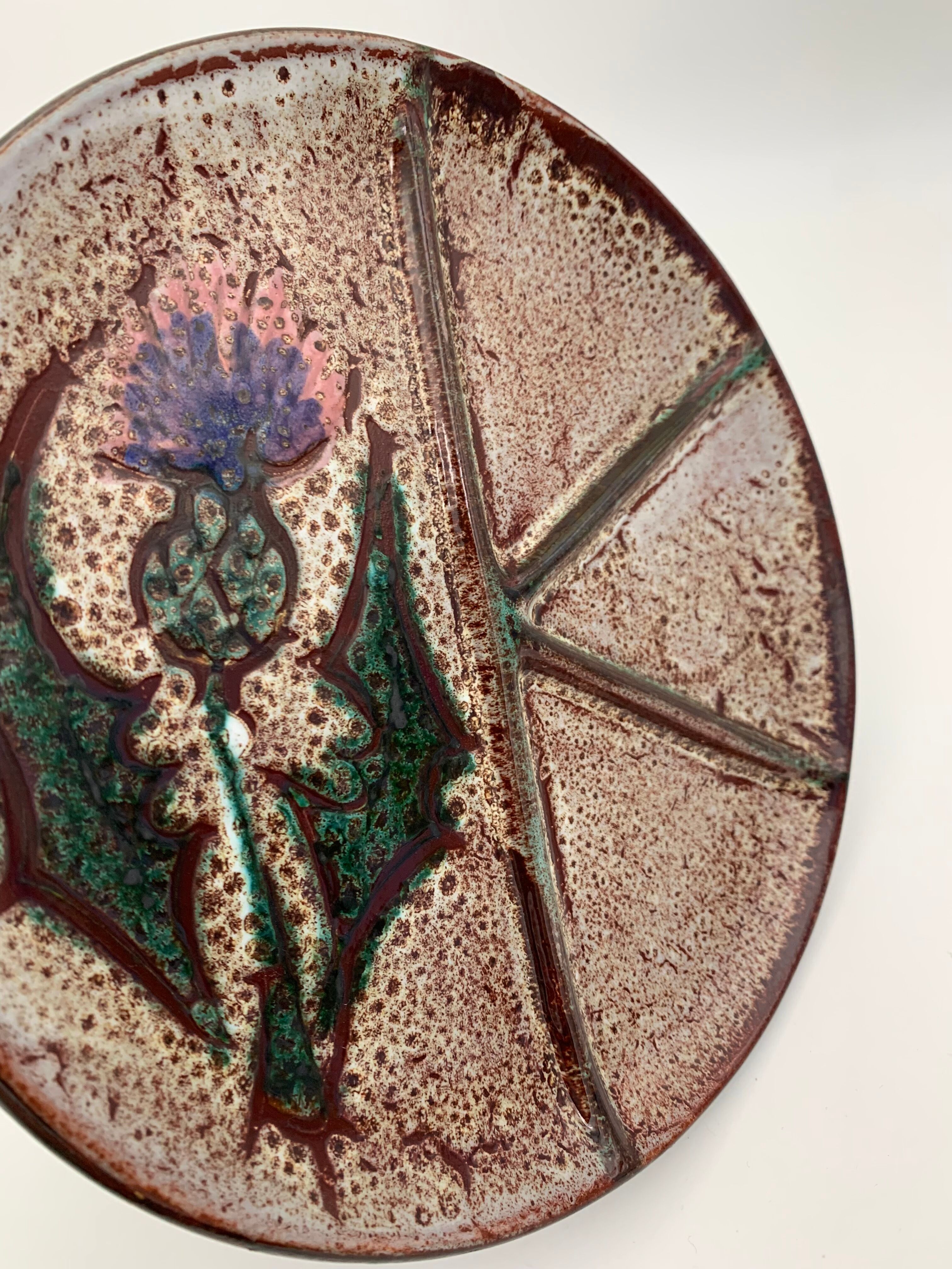 Two vintage plates daniel étienne, vallauris, "chardons" - 1970s