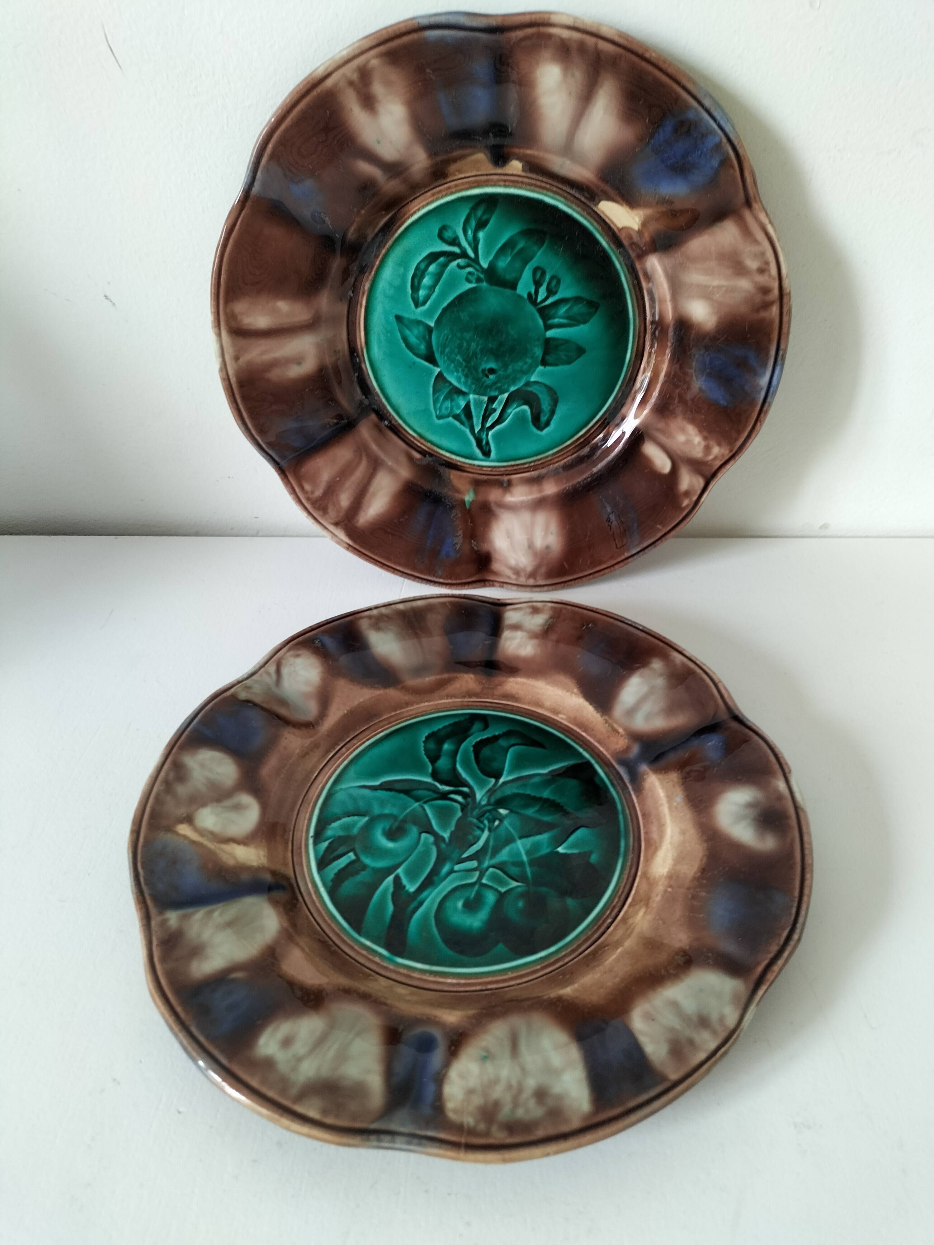 Pair of antique plates - Rubelles Enamel Factory (circa 1845–1855)