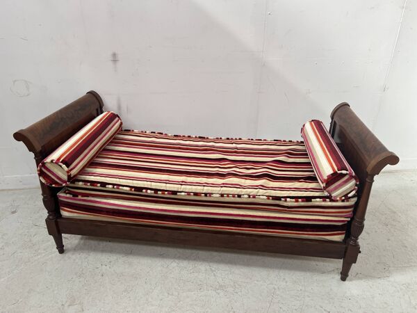 Banquette lit de repos de style Louis XVI en acajou XIX siècle