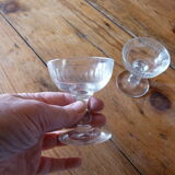 Ensemble de 2 verres à pieds anciens  pour liqueur