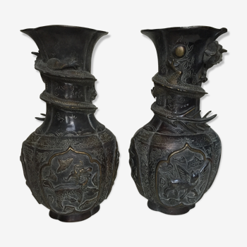 Paire de grands vases en bronze