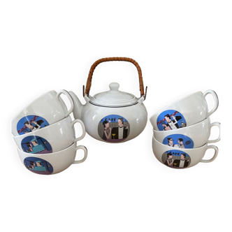 Teapot and tea cups