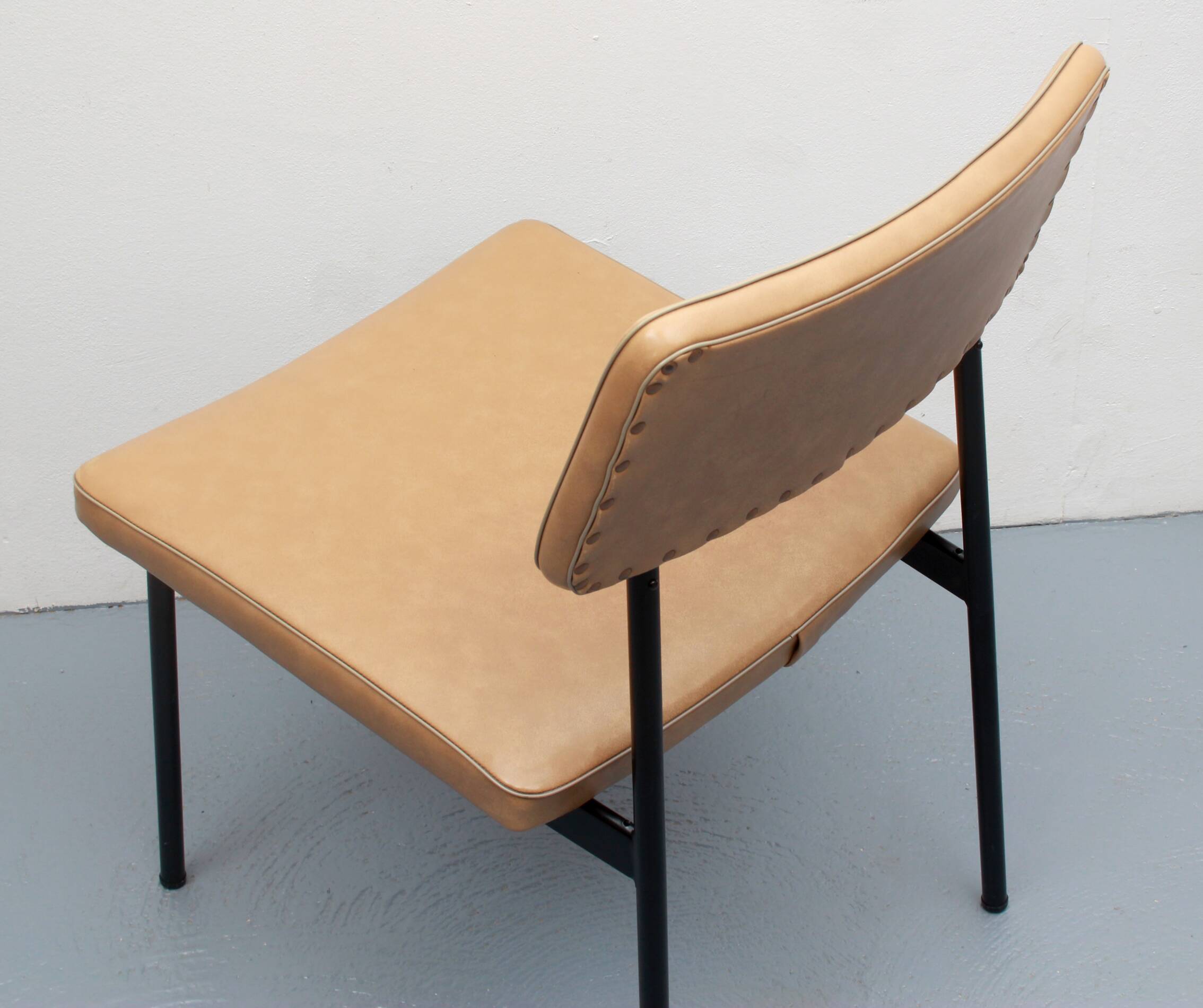 1950s chair in beige leatherette