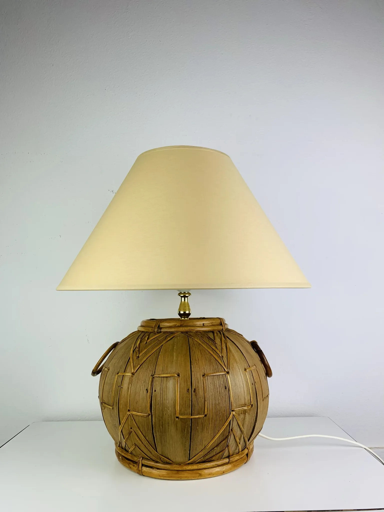 Lampe boule en osier des années 60, style Jungle Chic