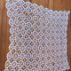 Nappe crochetée main en pur coton 108 cm x 100 cm