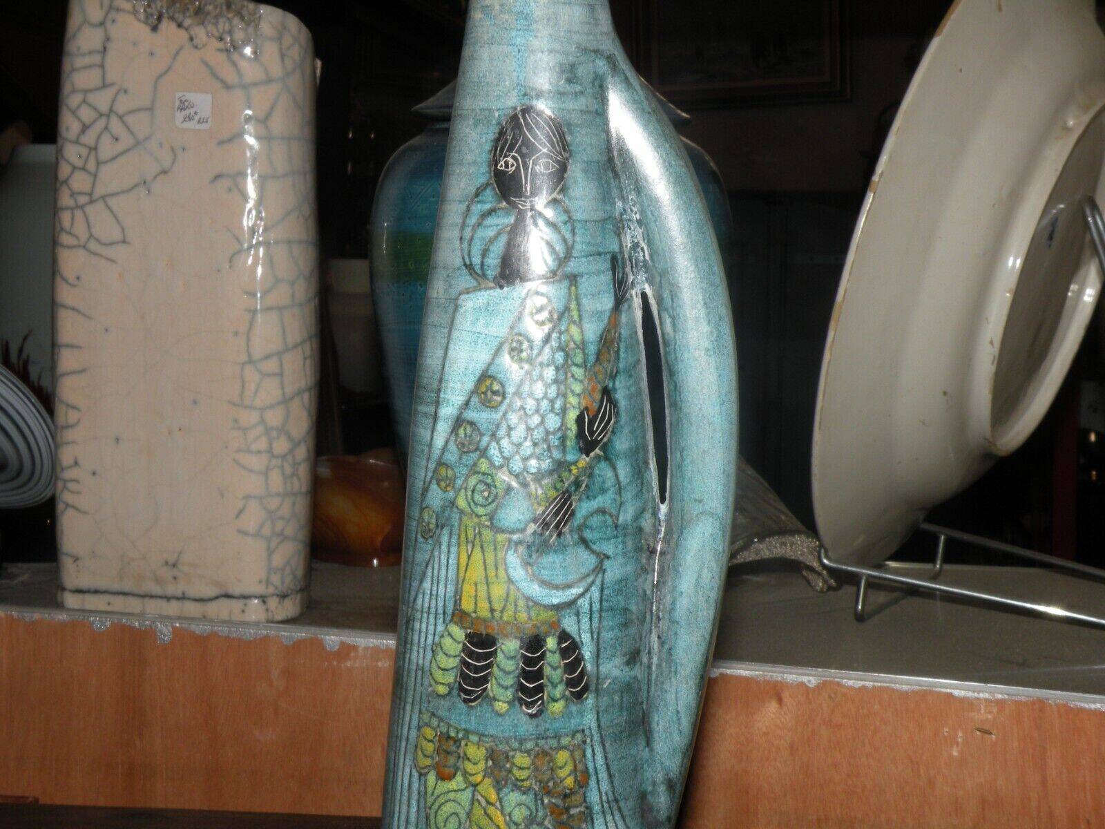 Long ceramic pitcher by jean de lespinasse 1960, l'atelier 55.