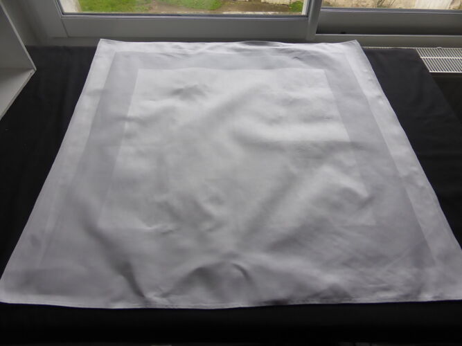 12 serviettes en damassé blanc à décor géométriques-Serviettes neuves