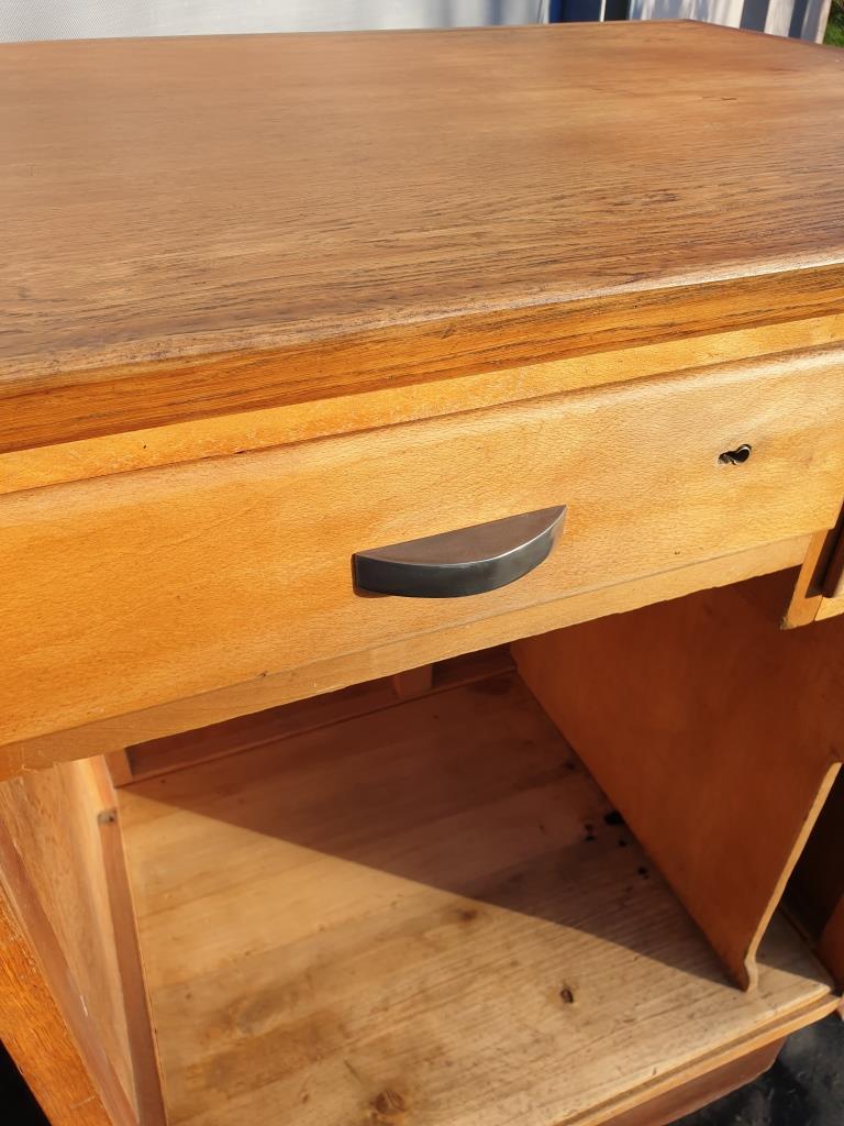 1950's store checkout counter with Bakelite mint