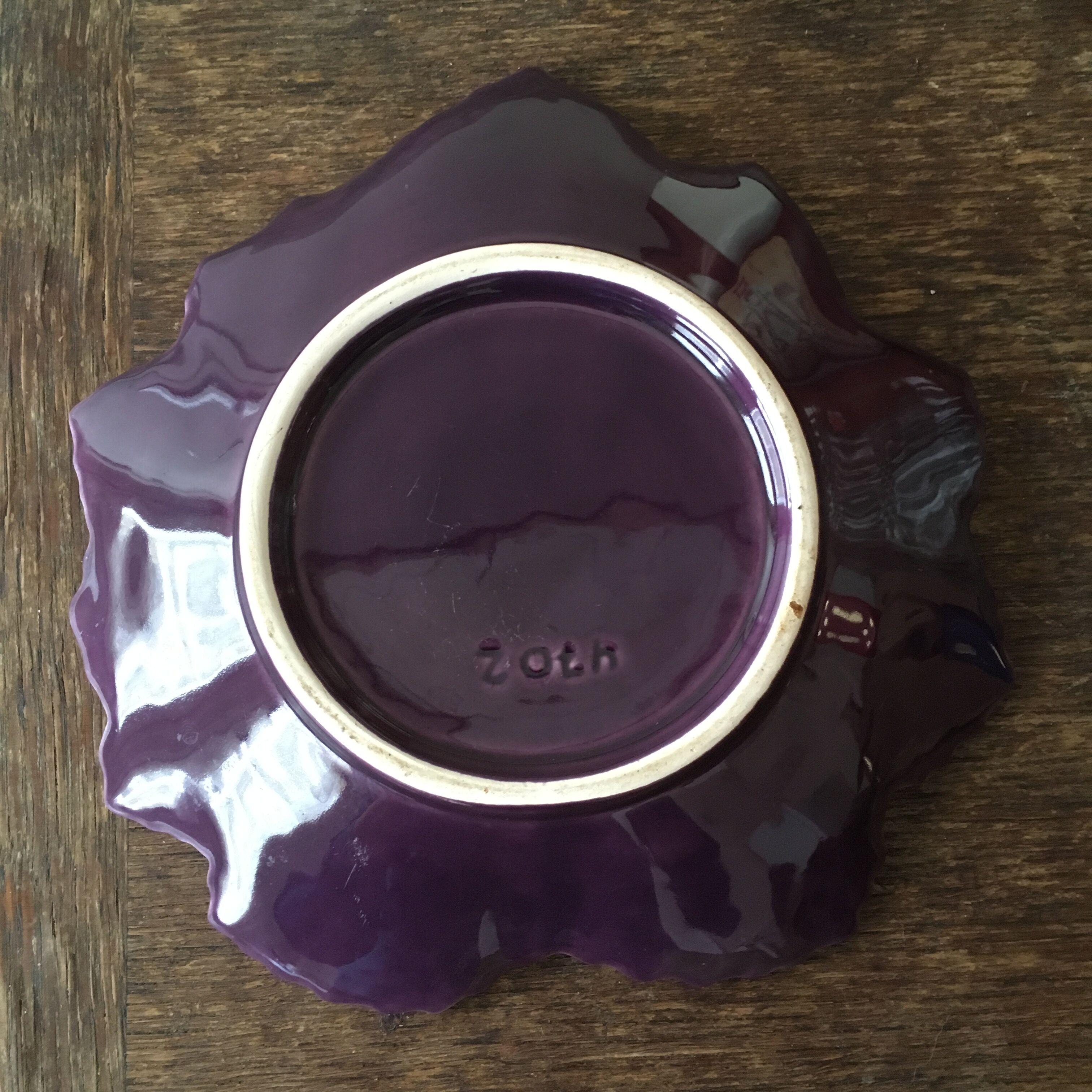 Empty pocket or purple table ceramic leaf plate