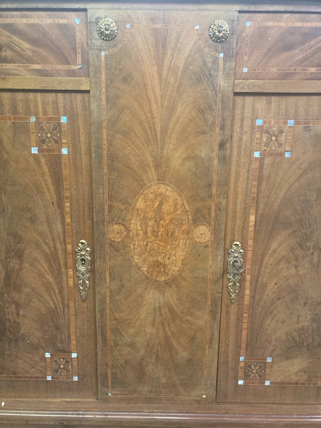 Buffet marqueté