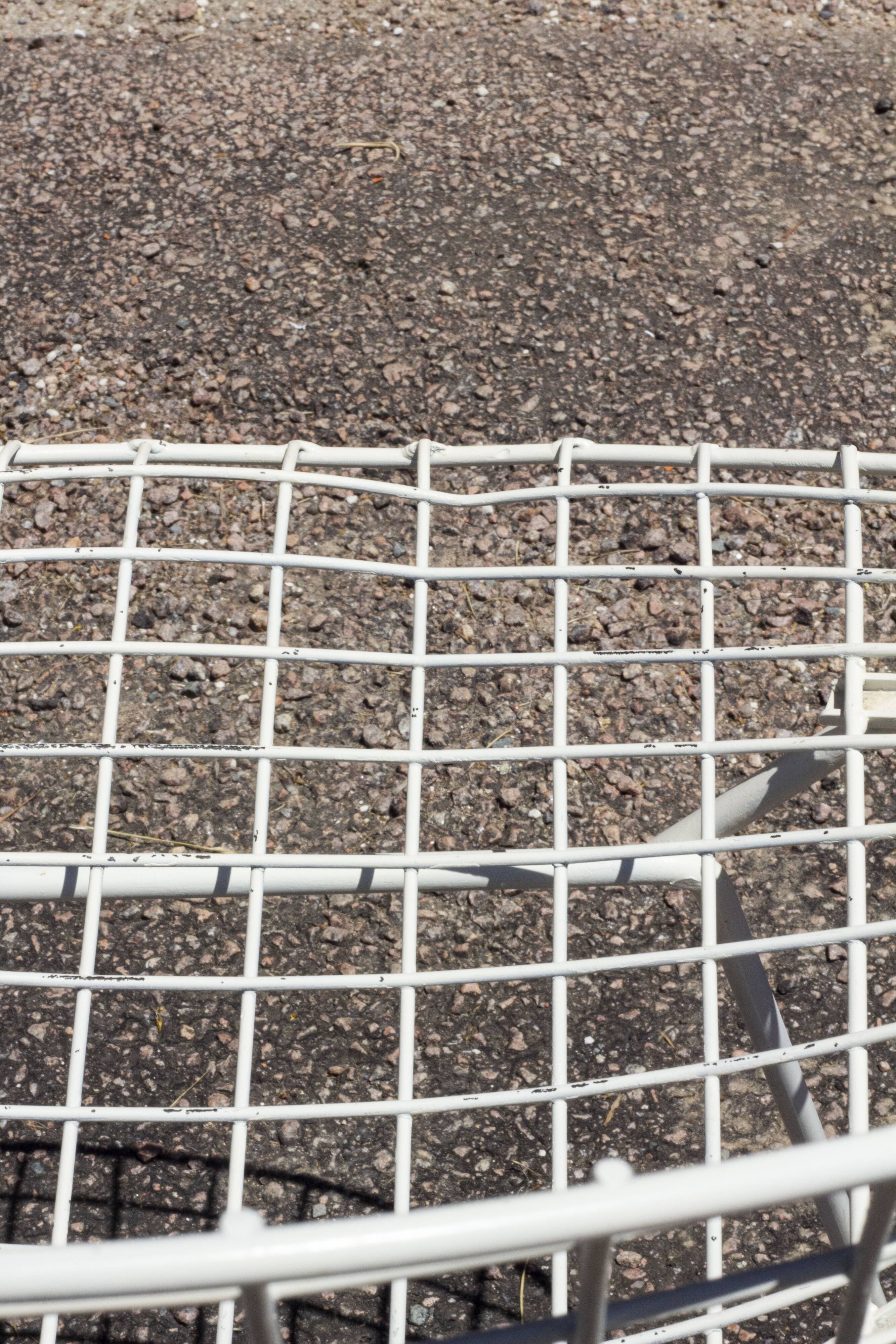 White Wire chair by Harry Bertoia for Knoll