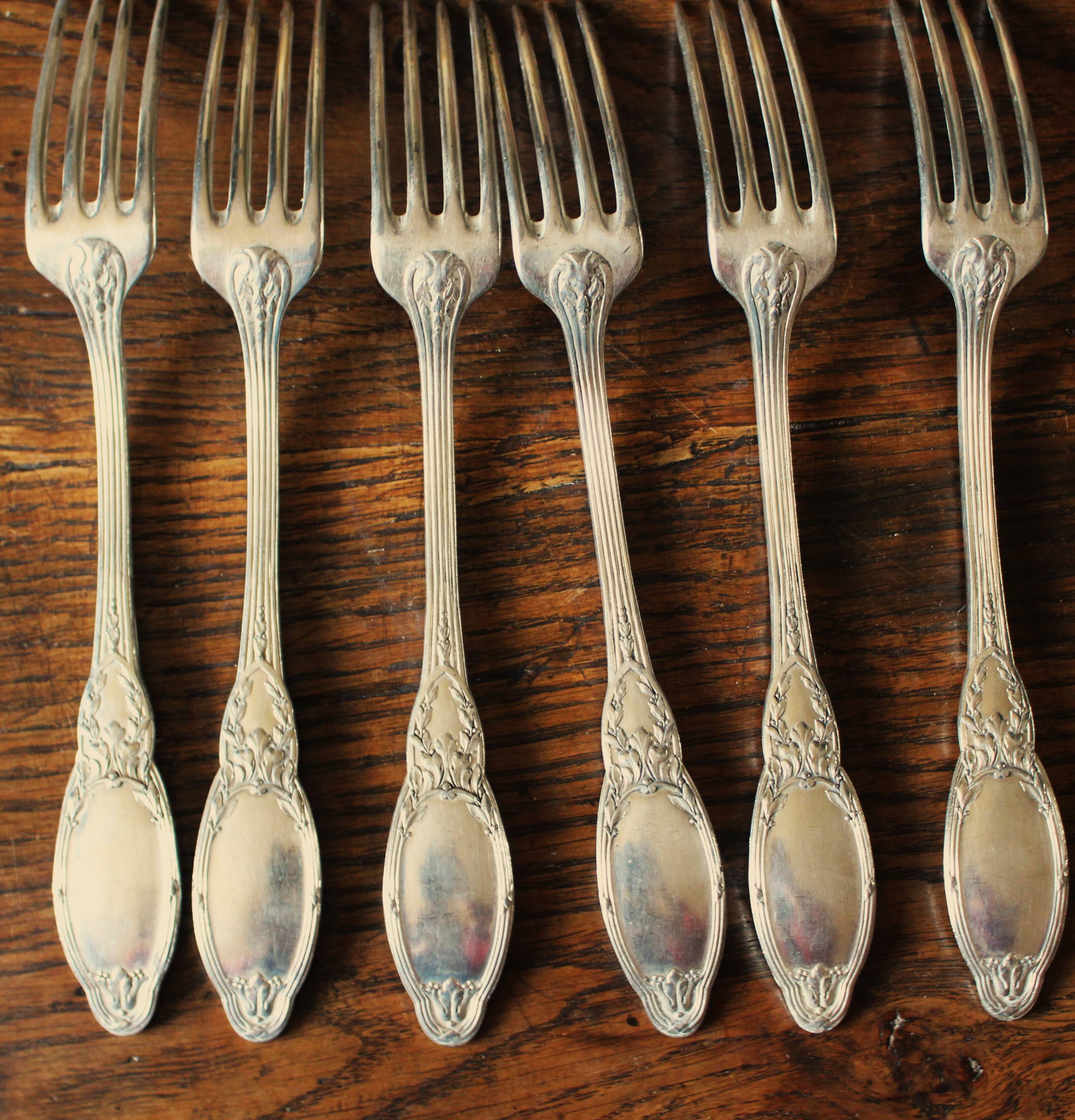 A set of 6 silver-plated foliage forks