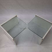 Ensemble de tables d'appoint italiennes, marbre et verre