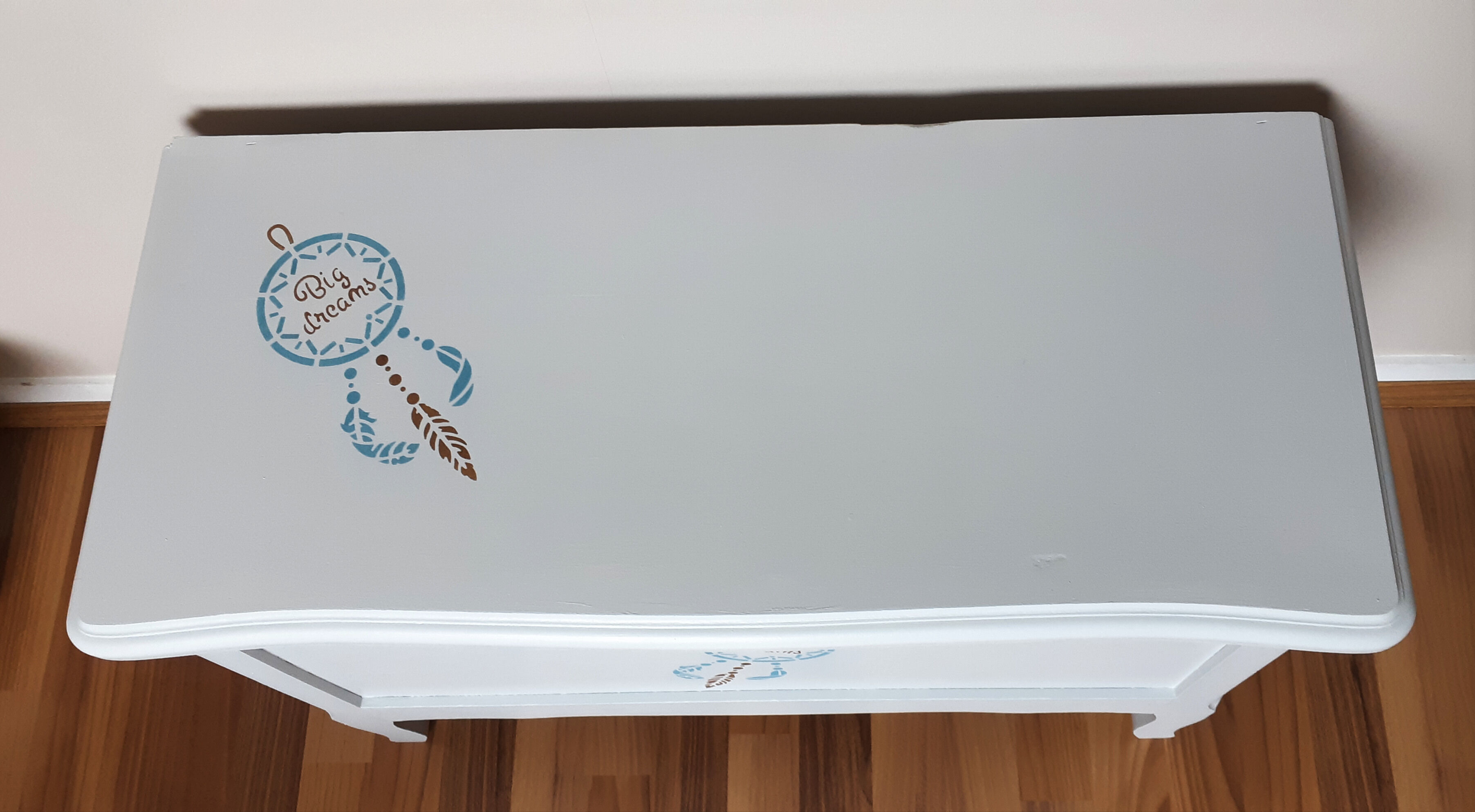 Redesigned wooden toy box