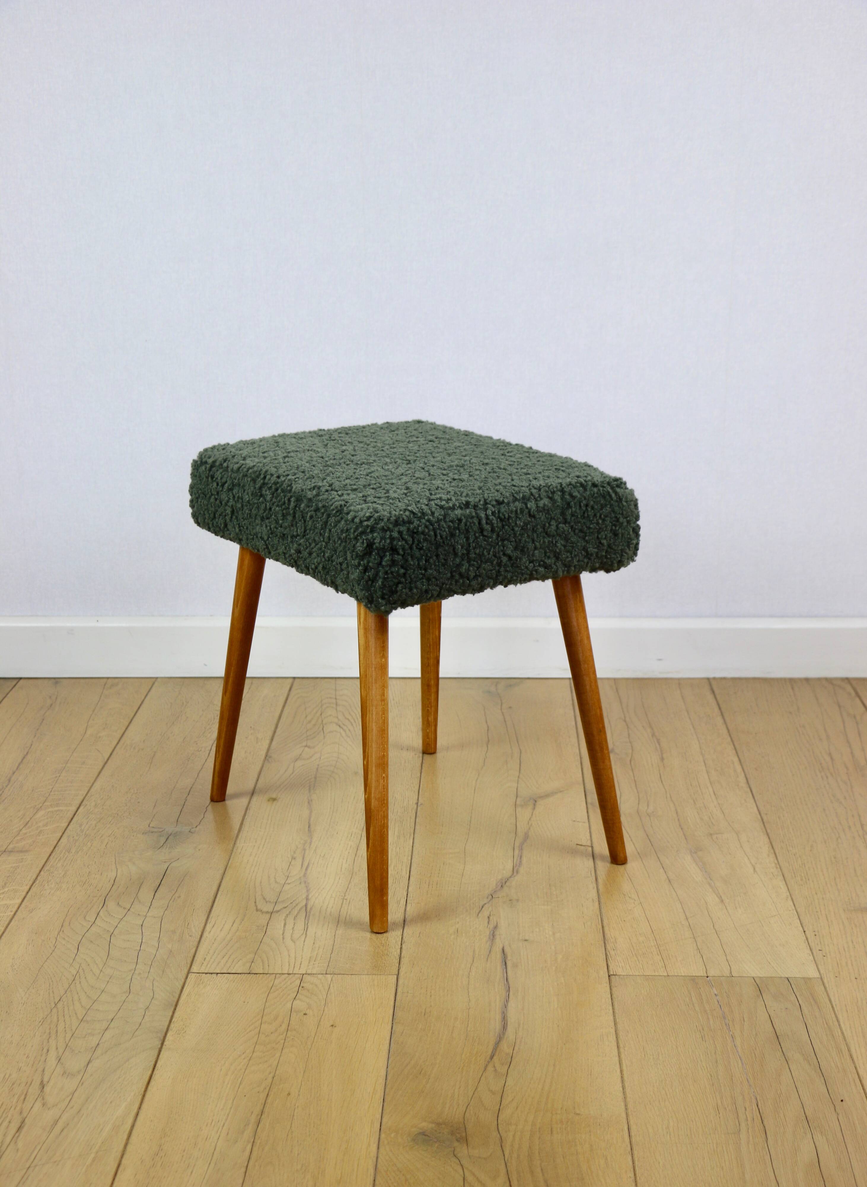 High stool seat boucle fleece green - round beech legs
