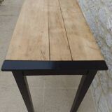 Table or desk with a wooden drawer – Completely revamped