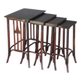 Set de 4 tables gigognes -958 a - par KOHN vers 1905, design Siegel- no Tho