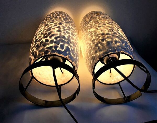 Paire de lampes de table- coquilles ''argent'' / blanc perle
