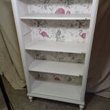 WARDROBE WITH WALLPAPER