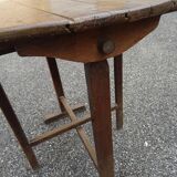 Tilting winegrower's table
